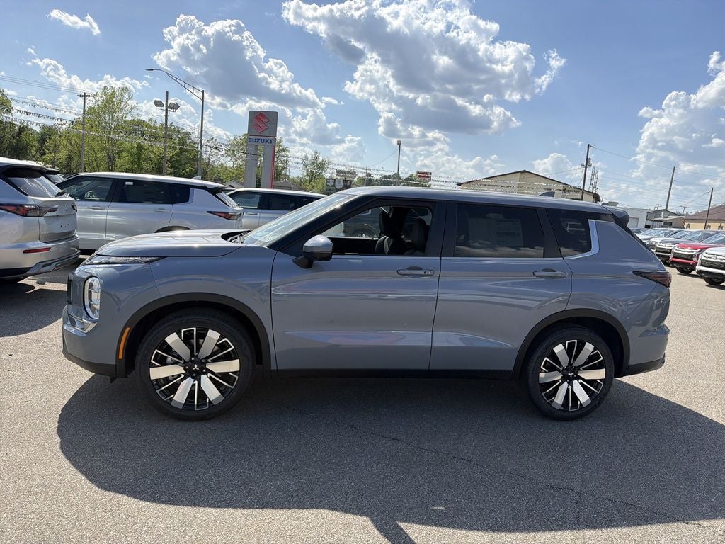 2026 Mitsubishi Outlander SE