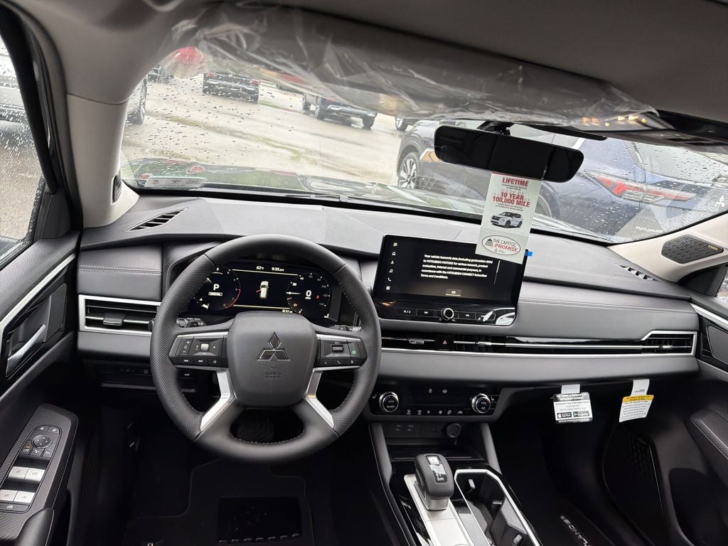 2026 Mitsubishi Outlander SE
