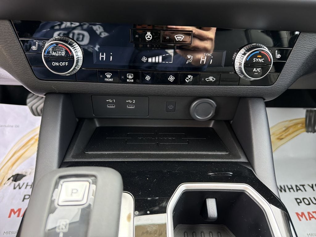 2026 Mitsubishi Outlander SE