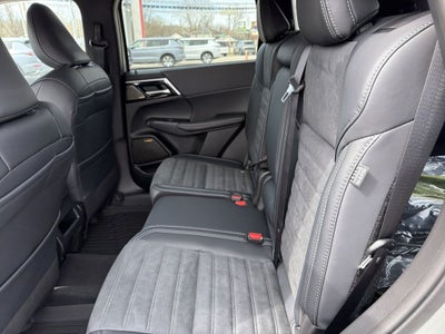 2026 Mitsubishi Outlander SE