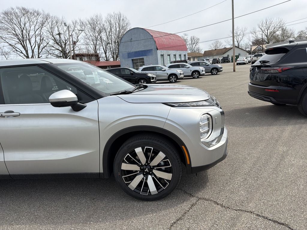 2026 Mitsubishi Outlander SE