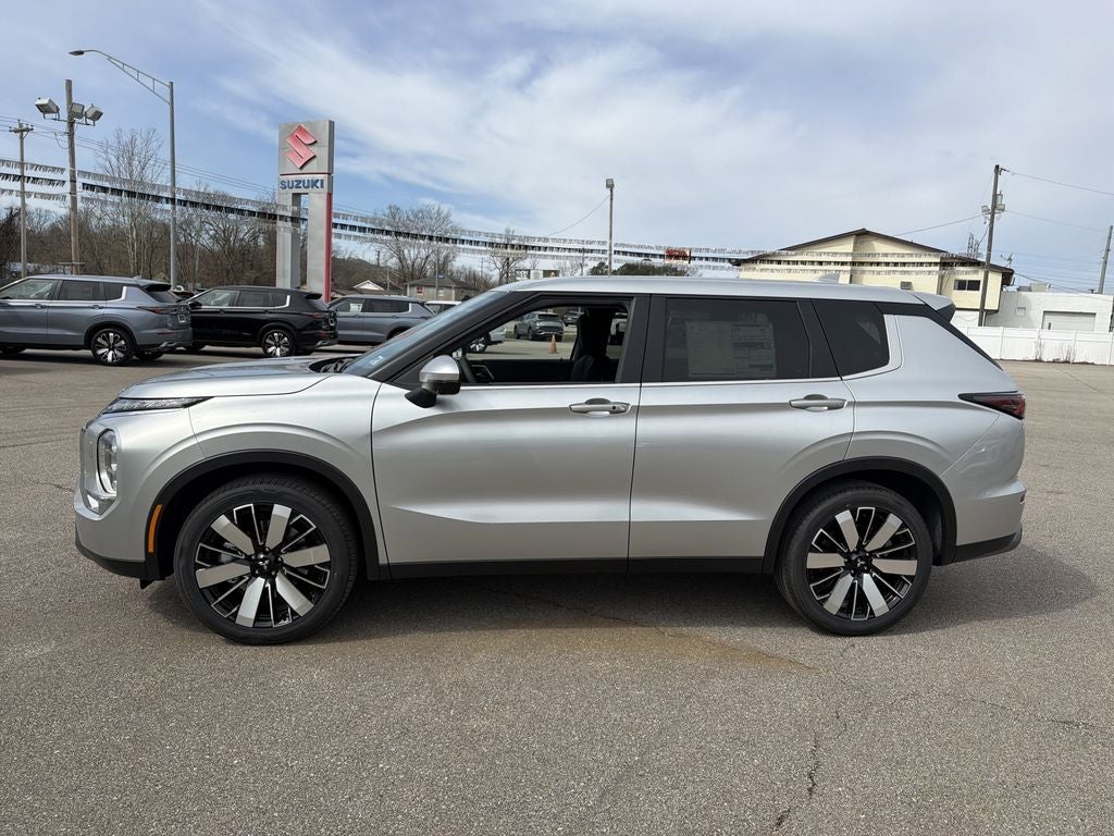 2026 Mitsubishi Outlander SE