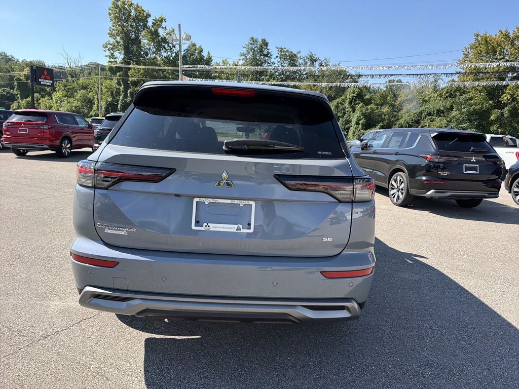 2026 Mitsubishi Outlander SE