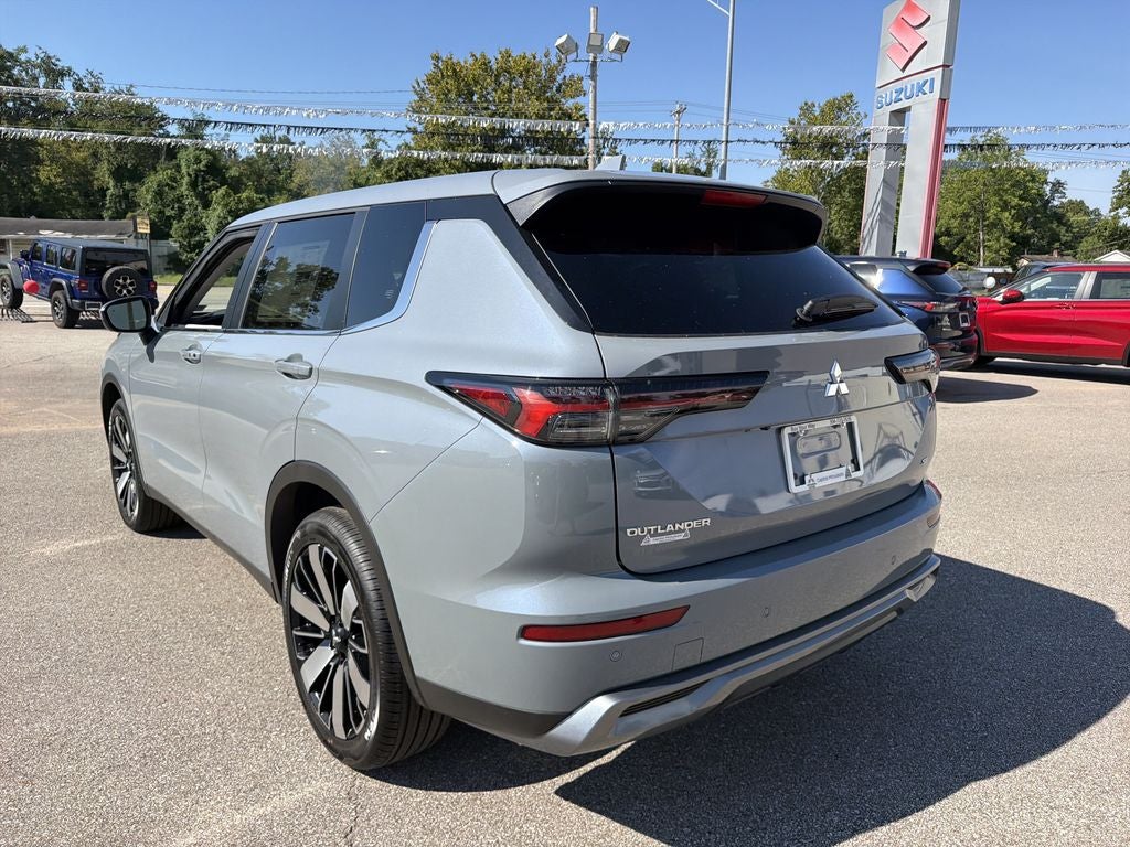 2026 Mitsubishi Outlander SE