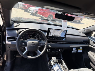 2026 Mitsubishi Outlander LE
