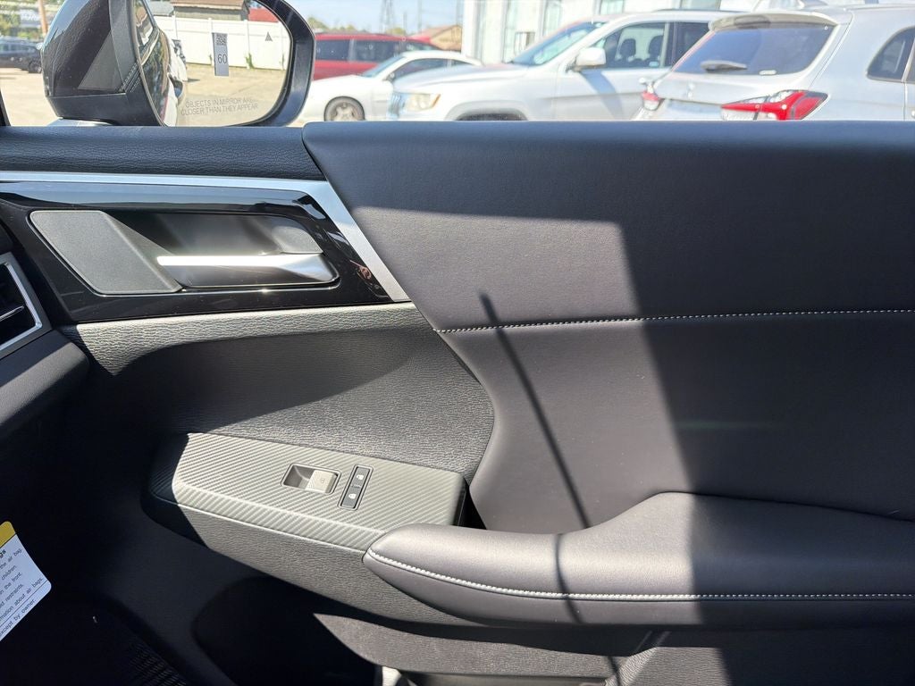 2026 Mitsubishi Outlander LE