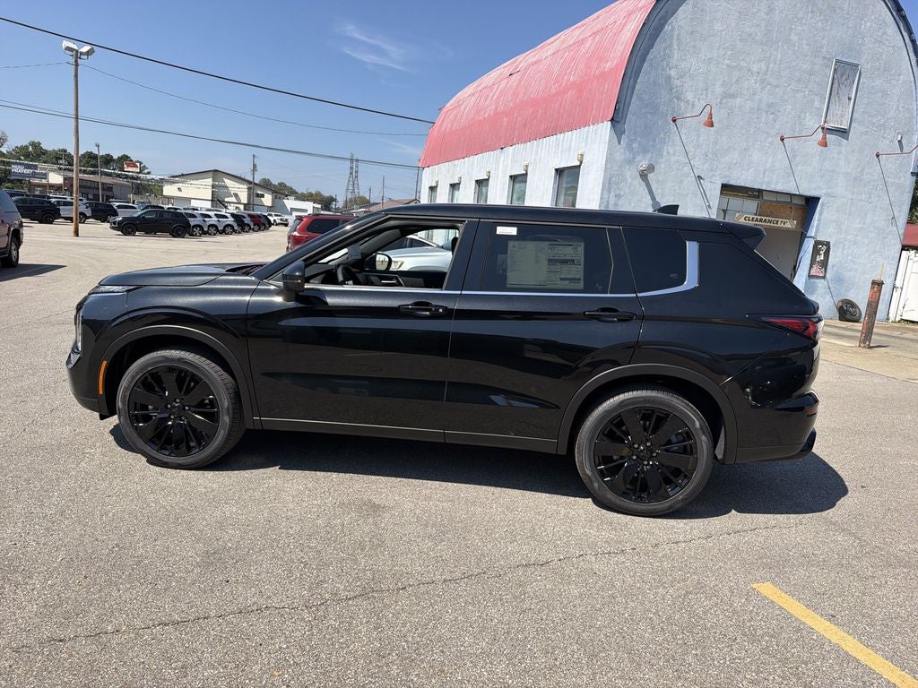 2026 Mitsubishi Outlander LE