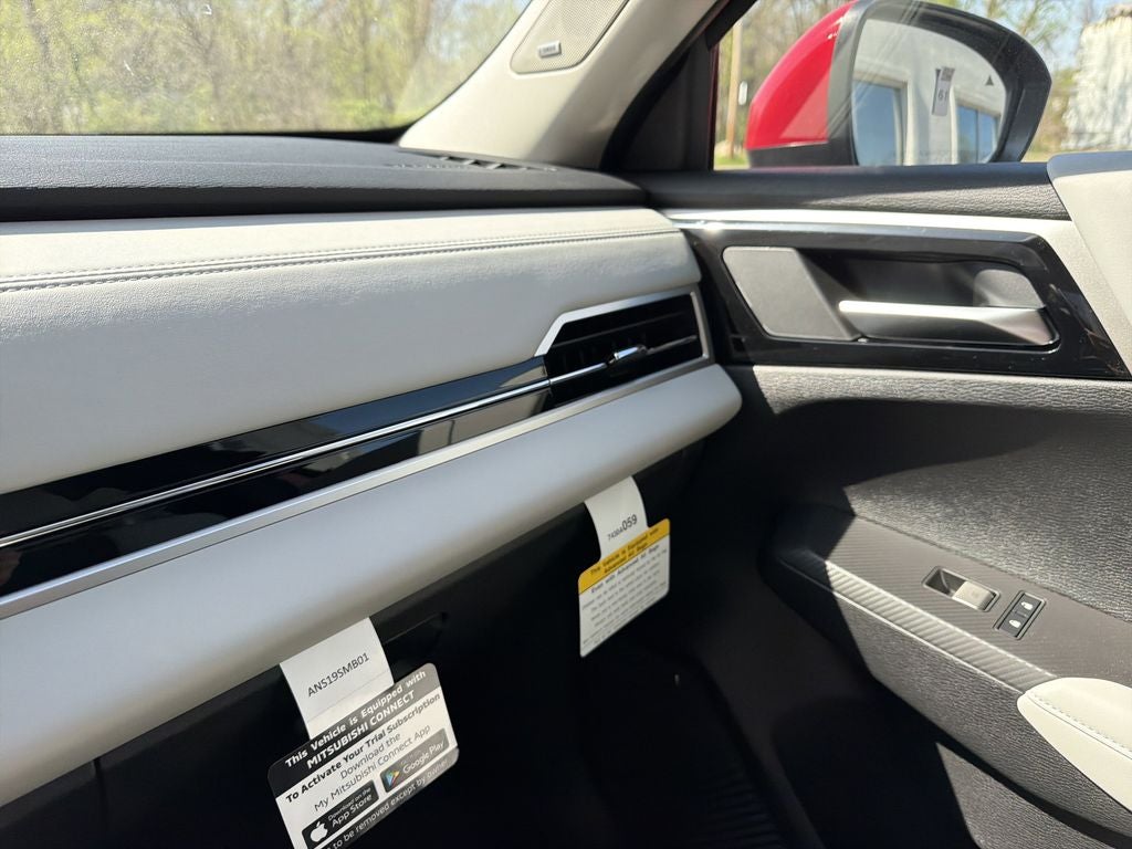 2026 Mitsubishi Outlander SE