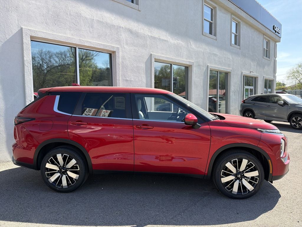 2026 Mitsubishi Outlander SE