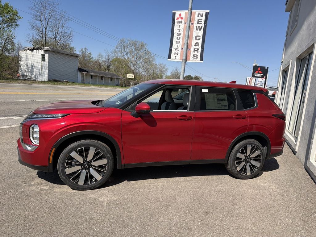 2026 Mitsubishi Outlander SE