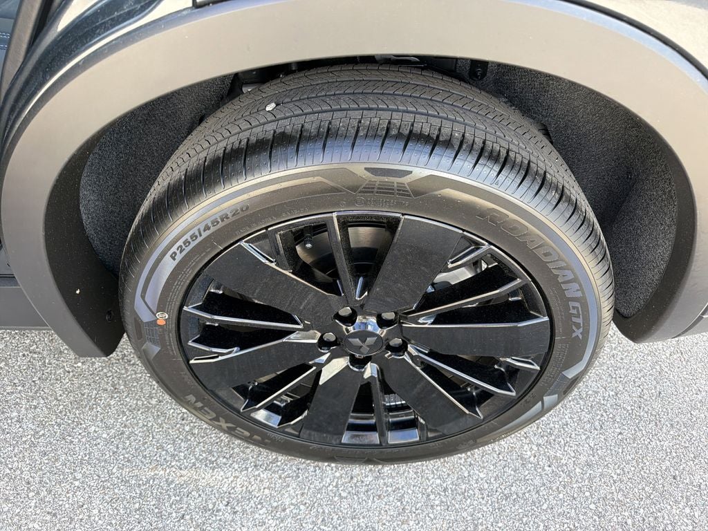 2026 Mitsubishi Outlander LE