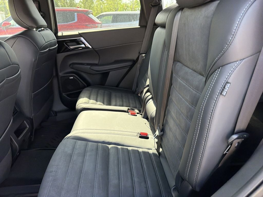 2026 Mitsubishi Outlander LE
