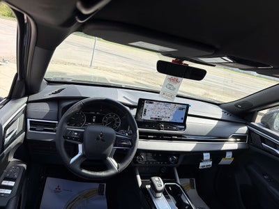 2026 Mitsubishi Outlander LE