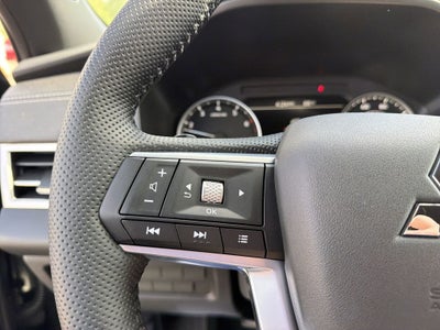 2026 Mitsubishi Outlander LE