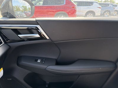 2026 Mitsubishi Outlander LE