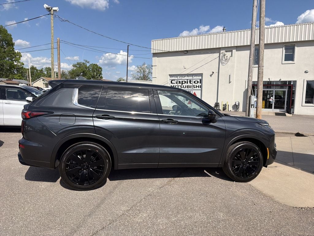2026 Mitsubishi Outlander LE
