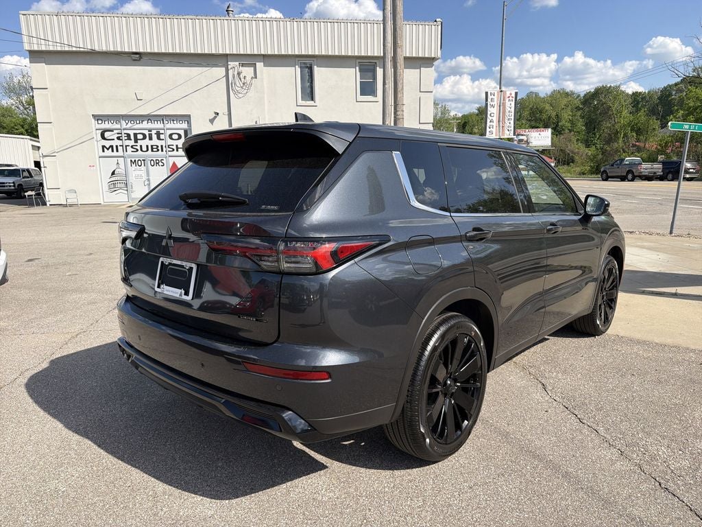 2026 Mitsubishi Outlander LE