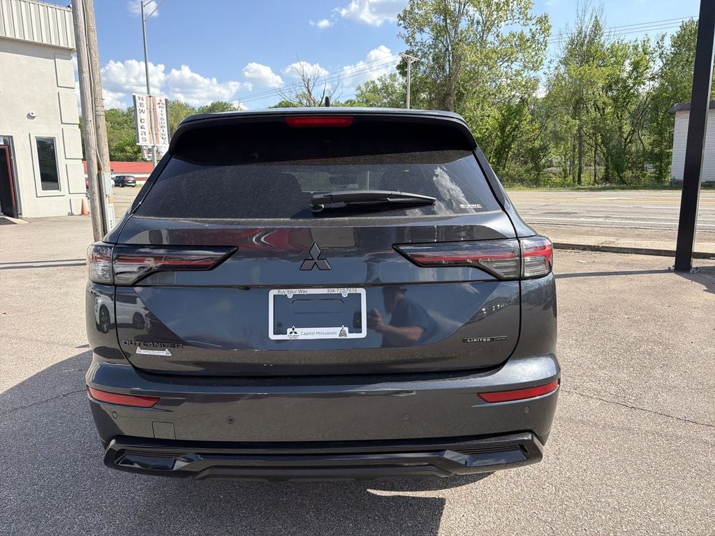2026 Mitsubishi Outlander LE