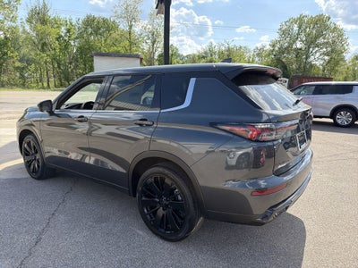 2026 Mitsubishi Outlander LE
