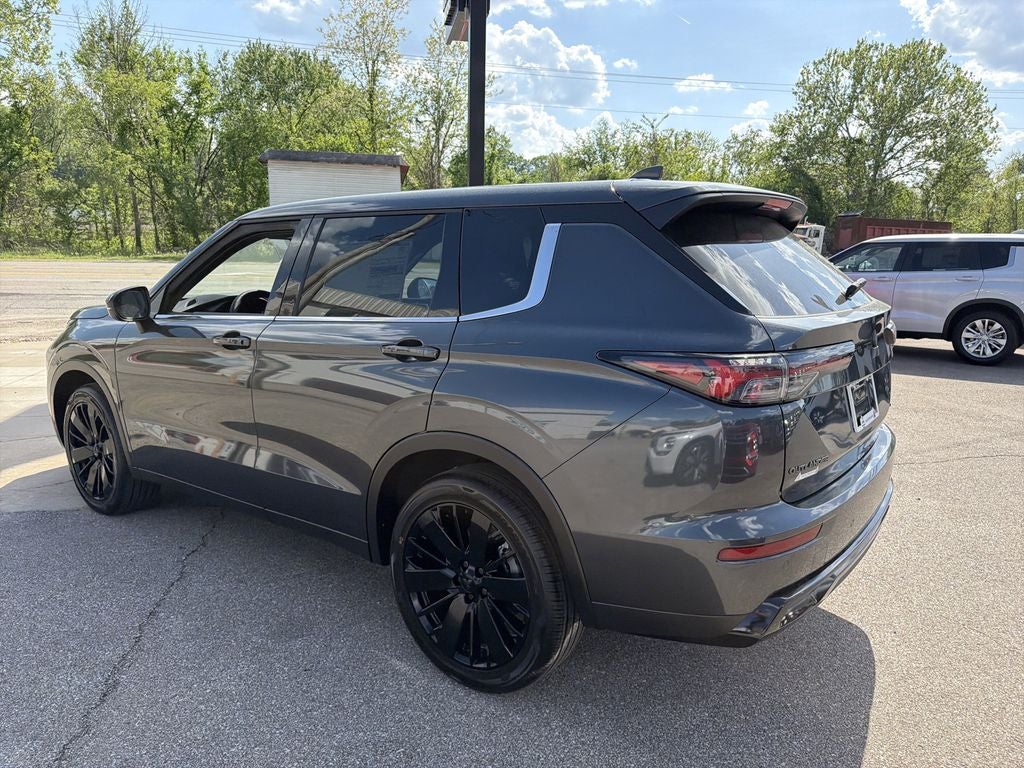 2026 Mitsubishi Outlander LE