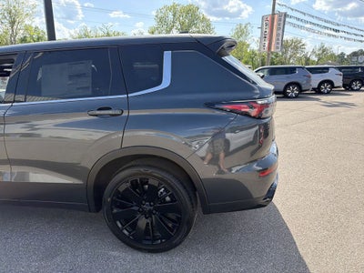 2026 Mitsubishi Outlander LE