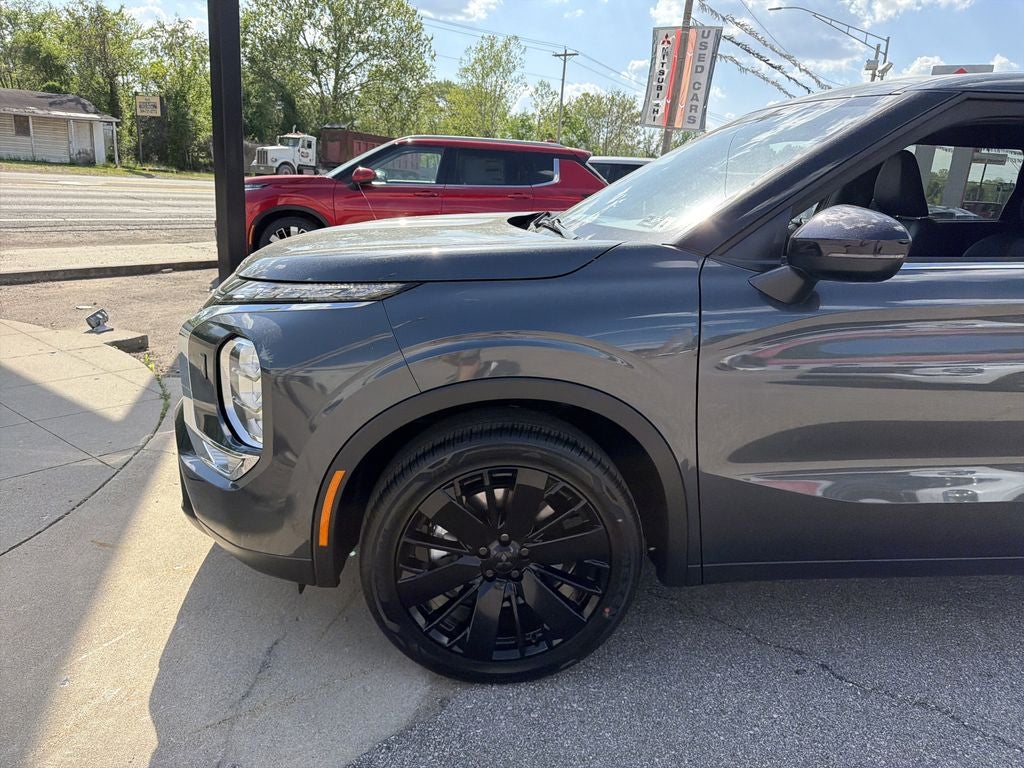 2026 Mitsubishi Outlander LE