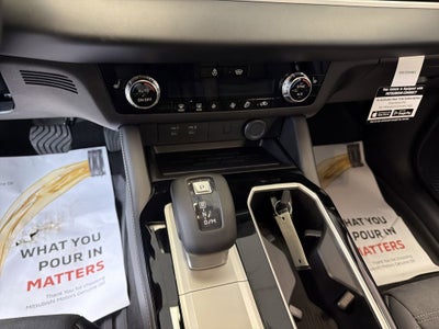 2026 Mitsubishi Outlander SE