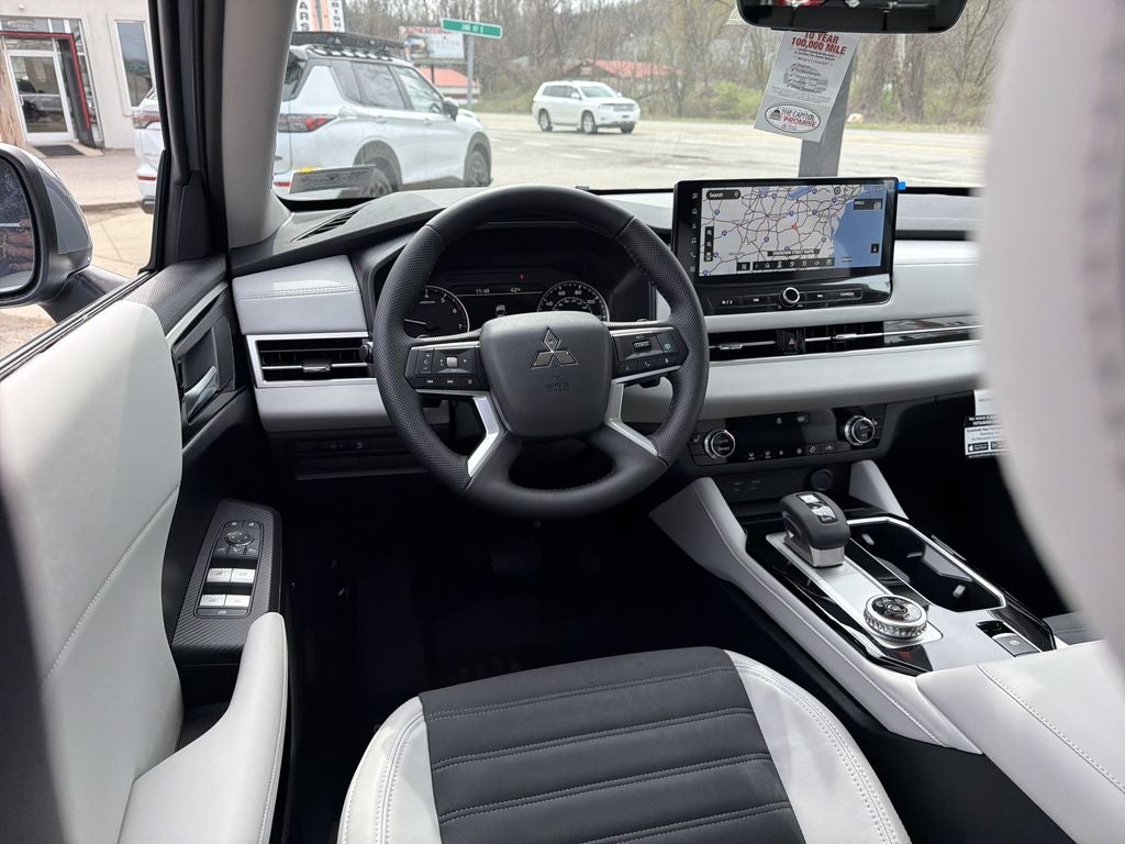 2026 Mitsubishi Outlander SE