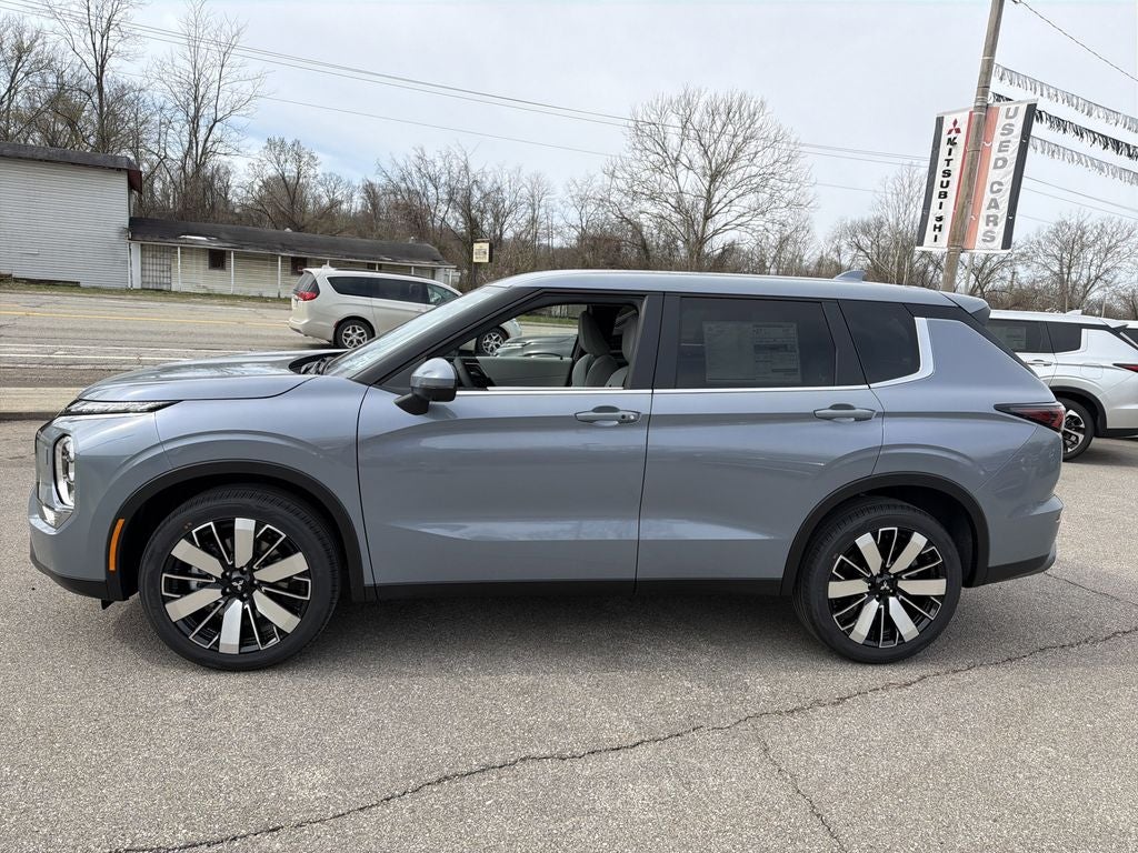 2026 Mitsubishi Outlander SE