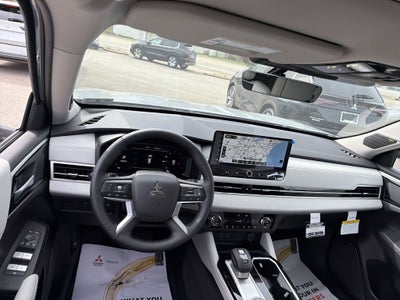 2026 Mitsubishi Outlander SE