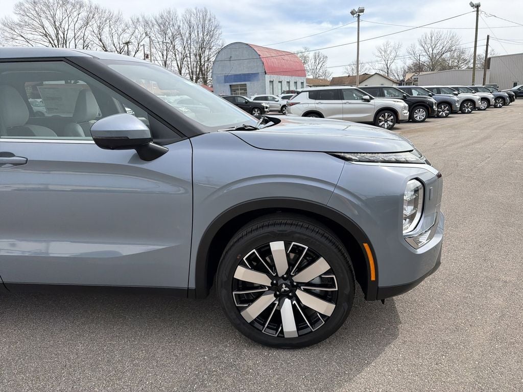 2026 Mitsubishi Outlander SE