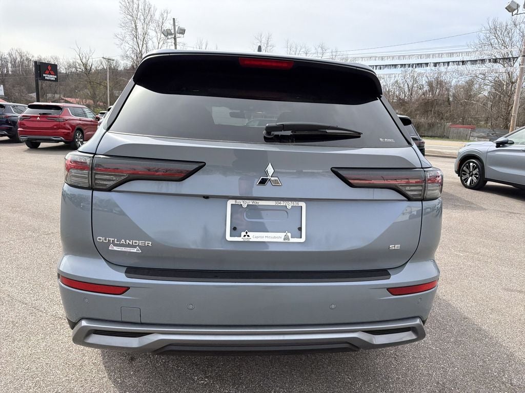 2026 Mitsubishi Outlander SE