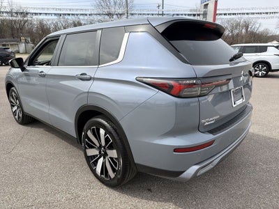 2026 Mitsubishi Outlander SE