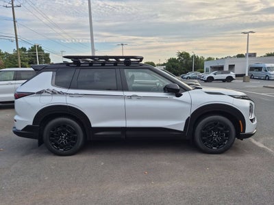 2026 Mitsubishi Outlander Base