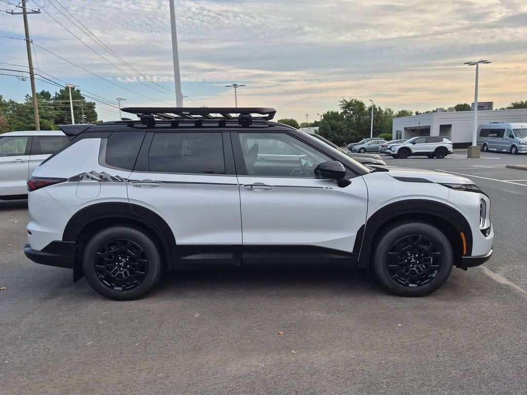 2026 Mitsubishi Outlander Base