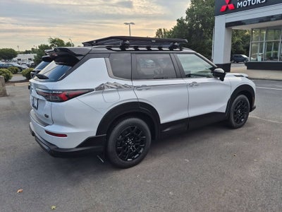 2026 Mitsubishi Outlander Base