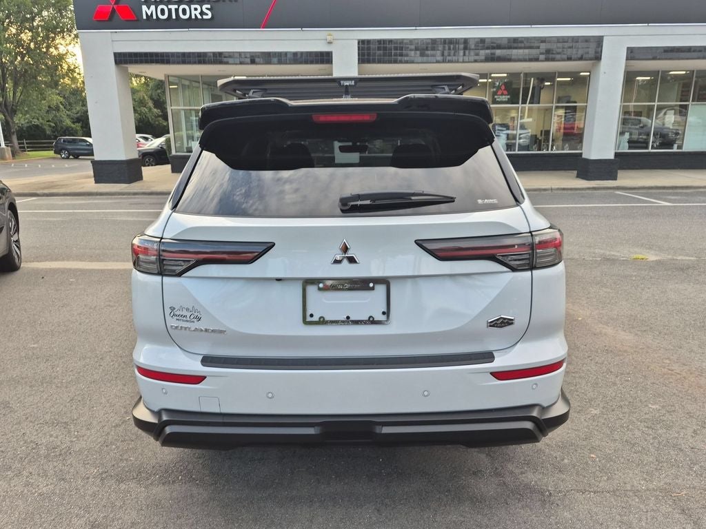 2026 Mitsubishi Outlander Base