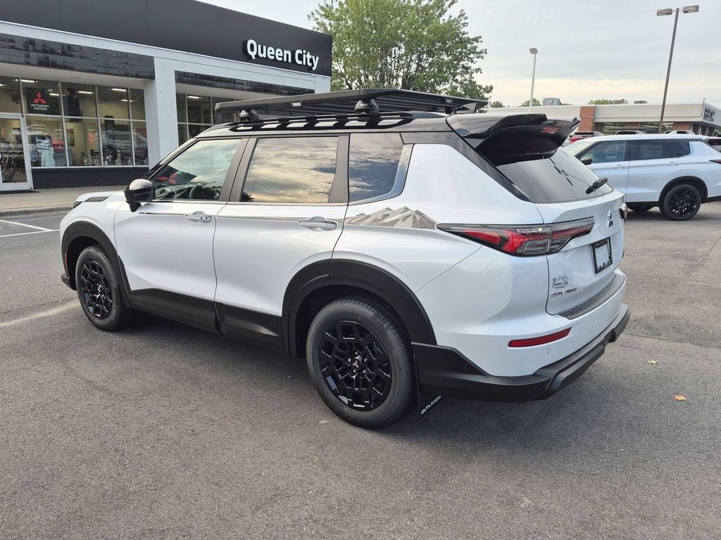 2026 Mitsubishi Outlander Base