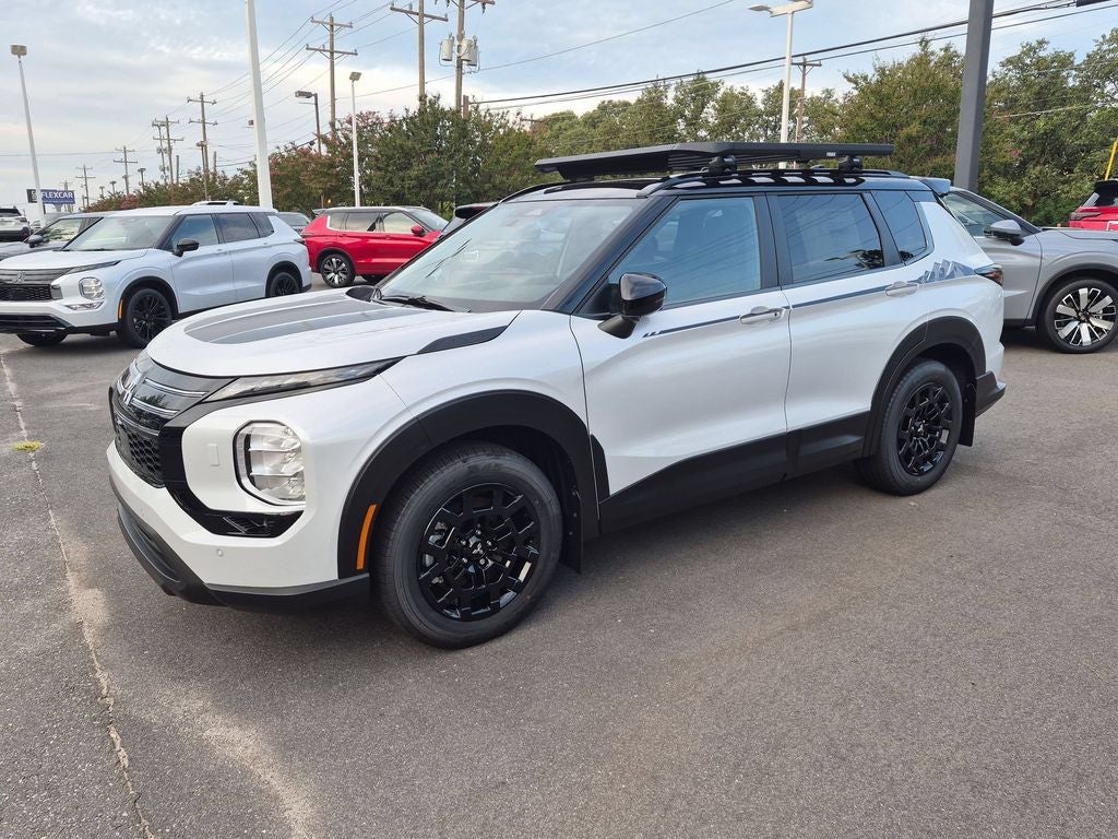 2026 Mitsubishi Outlander Base