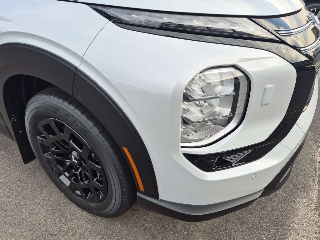 2026 Mitsubishi Outlander Base