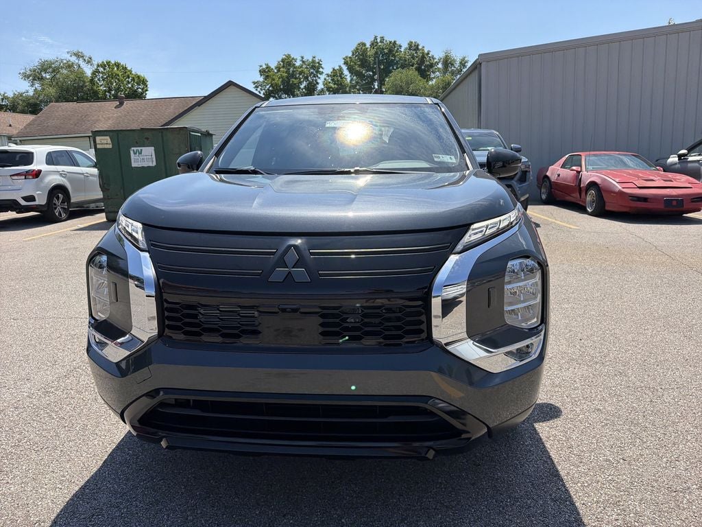 2026 Mitsubishi Outlander LE