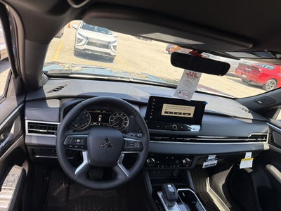 2026 Mitsubishi Outlander LE