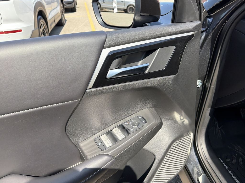 2026 Mitsubishi Outlander LE