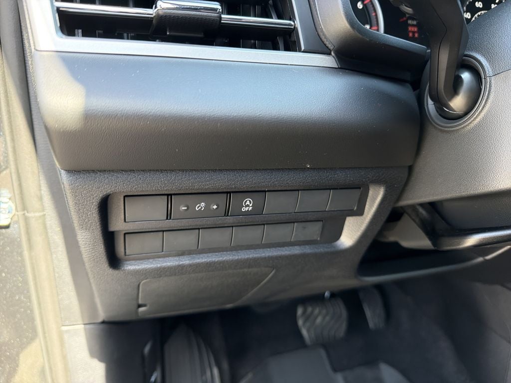 2026 Mitsubishi Outlander LE