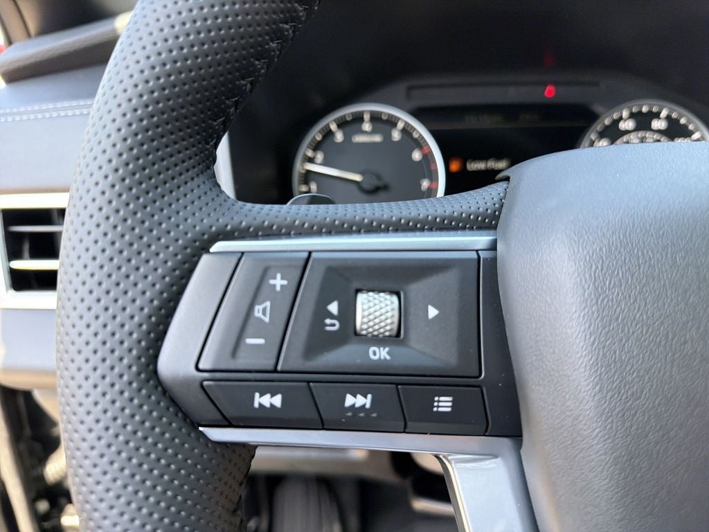 2026 Mitsubishi Outlander LE