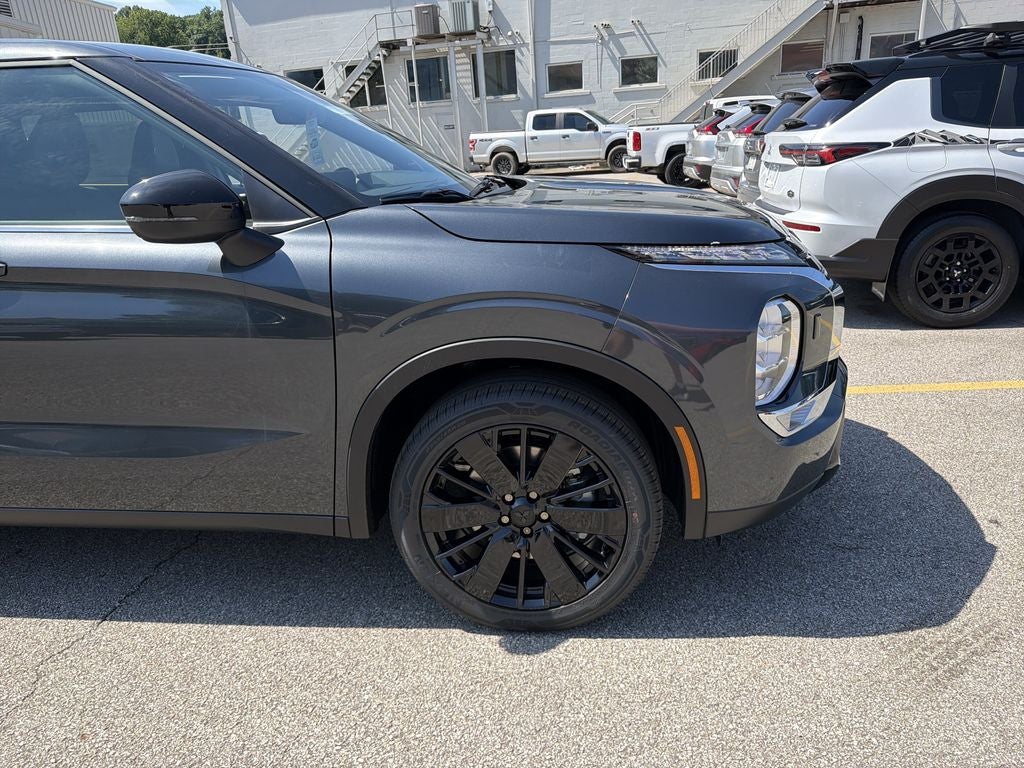 2026 Mitsubishi Outlander LE