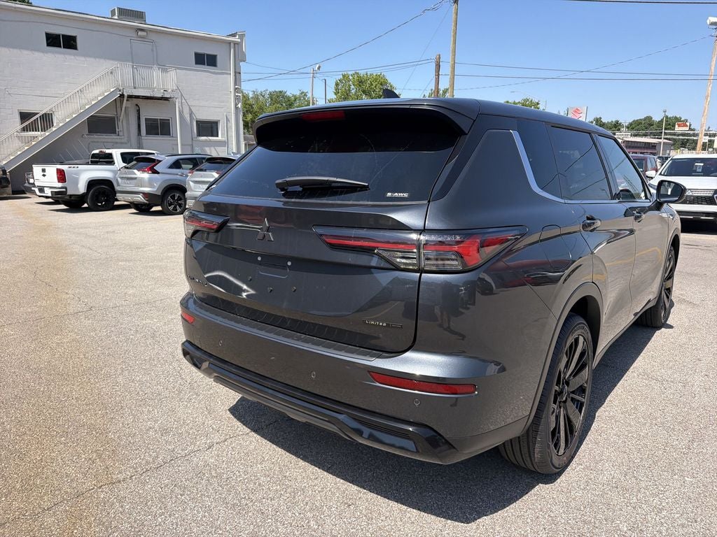 2026 Mitsubishi Outlander LE