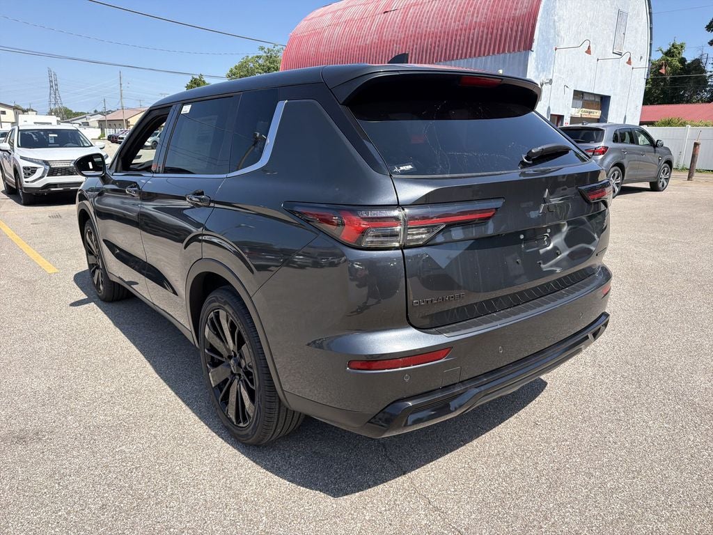 2026 Mitsubishi Outlander LE