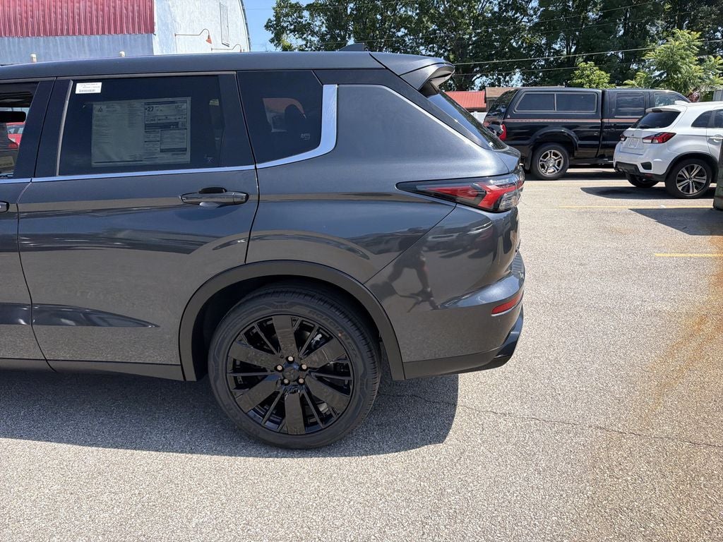 2026 Mitsubishi Outlander LE