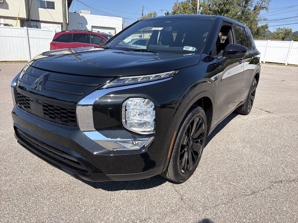 2026 Mitsubishi Outlander LE